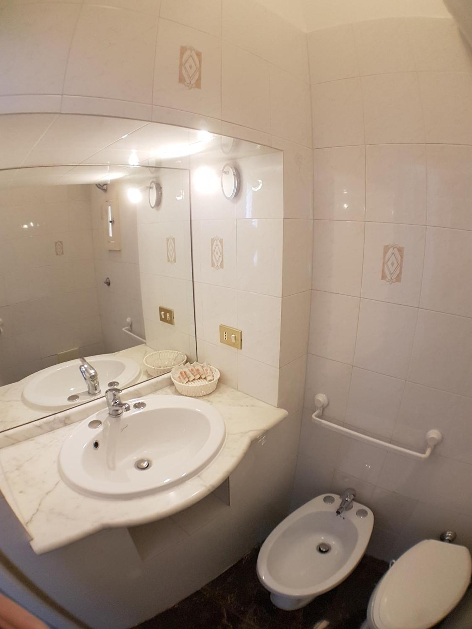 B&B Montebello ตรานิ ภายนอก รูปภาพ